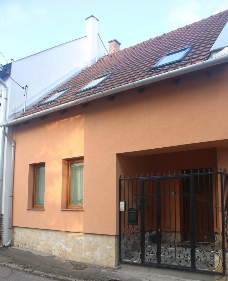 Egri Csillagocska Apartman エクステリア 写真